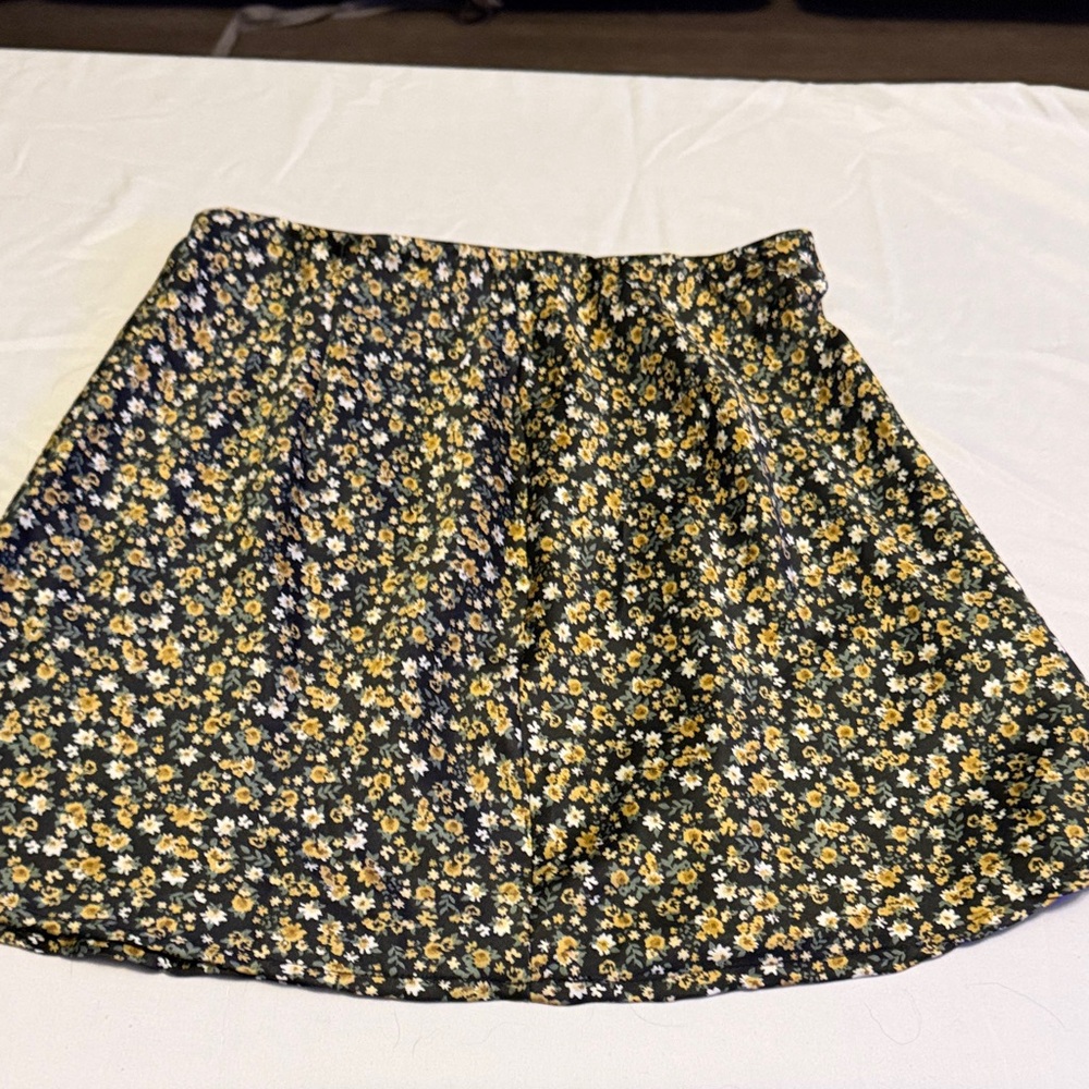 Aeropostale Black and Yellow Floral A-Line Skirt